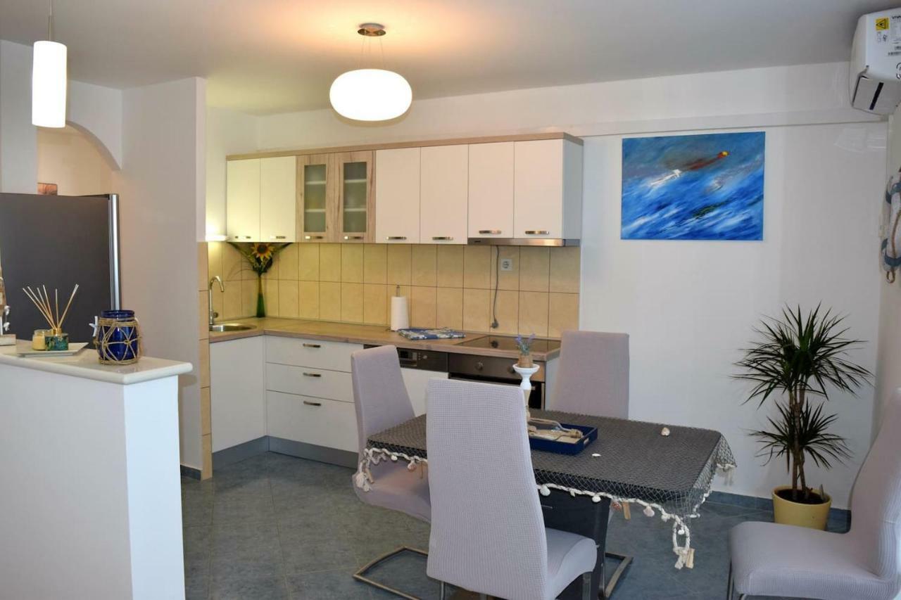 Newly Renovated Apartment "Marin" In The Center! Omiš Buitenkant foto