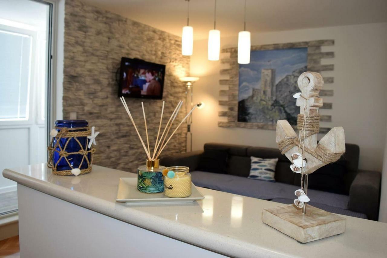 Newly Renovated Apartment "Marin" In The Center! Omiš Buitenkant foto