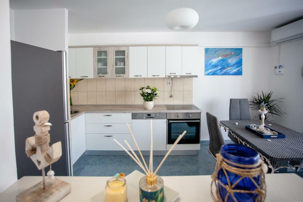 Newly Renovated Apartment "Marin" In The Center! Omiš Buitenkant foto